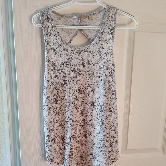 Athleta Silver Sleeveless Cut Out Tank Top MT - Picture 1 of 4